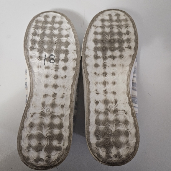 Roxy Blue And White Striped Sneakers! - Picture 4 of 5